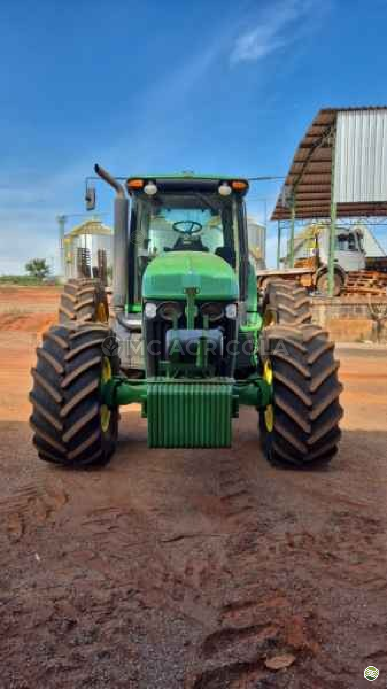JOHN DEERE 7230J de MC Agrícola